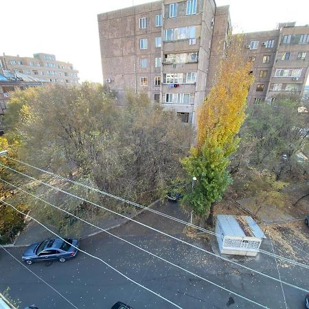 Large Cozy Apartment On Beginning Of Komitas Ave Ereván Exterior foto