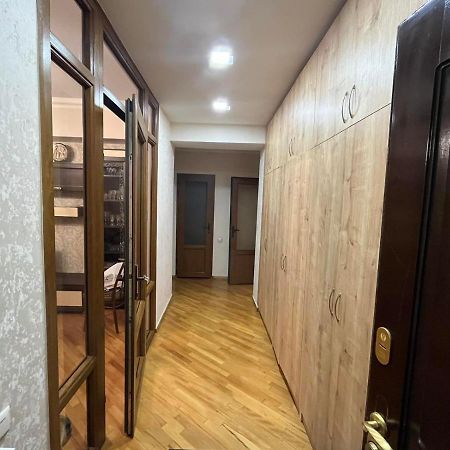 Large Cozy Apartment On Beginning Of Komitas Ave Ereván Exterior foto