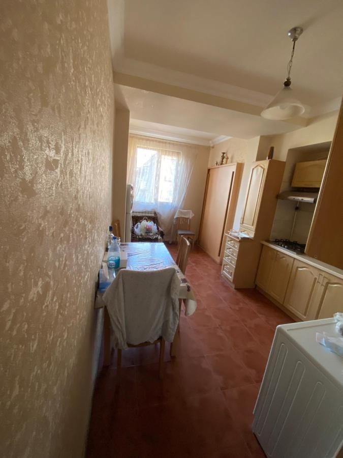 Large Cozy Apartment On Beginning Of Komitas Ave Ereván Exterior foto