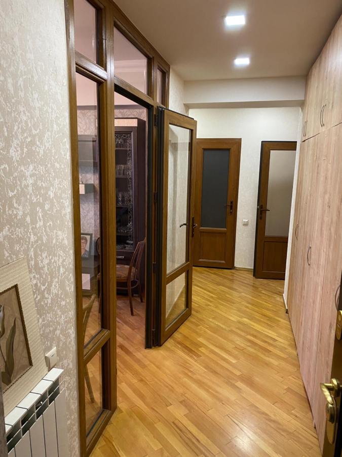 Large Cozy Apartment On Beginning Of Komitas Ave Ereván Exterior foto
